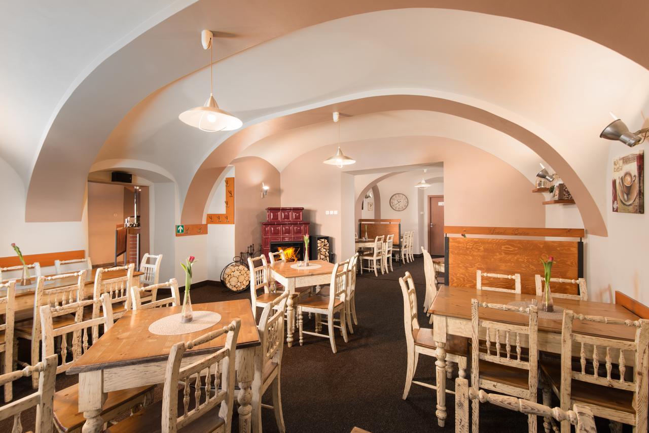 Hotel Pošta Sobotka Kültér fotó